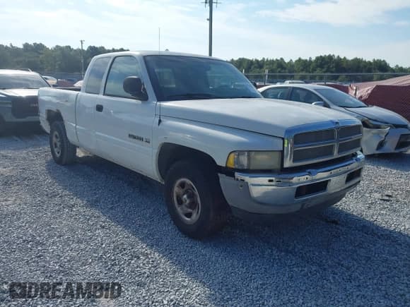 ✅ 2001 Dodge 1500 • VIN: 3B7HC13Y11G756418 • Lot: 43155987. Listed on IAAI with 182,064 mi. Free auction sales archive from the USA and detailed vehicle history report at DreamBid. Image 1.