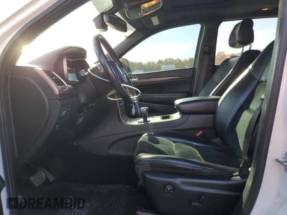 ✅ 2015 Jeep Grand Cherokee Laredo • VIN: 1C4RJFAG7FC724763 • Lot: 91627395. Listed on Copart with 117,006 mi. Free auction sales archive from the USA and detailed vehicle history report at DreamBid. Image 7.