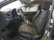 2018 Hyundai Accent SEL z VIN 3KPC24A31JE005806, wystawiony jako Copart lot #40183554 z przebiegiem 96 002 mil mil oraz . Historia ofert i sprzedaży dostępna na DreamBid. Obrazek 7.