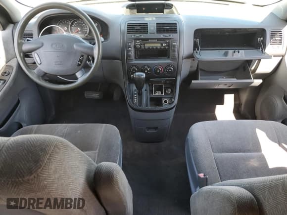 ✅ 2002 Kia Sedona LX • VIN: KNDUP131826328869 • Лот: 53855625. Опубликован ранее на Copart с пробегом 172 204 миль. Бесплатный доступ к архиву аукционных продаж из США и подробный отчёт об истории автомобиля на DreamBid. Изображение 8.