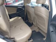 ✅ 2012 Toyota RAV4 Limited • VIN: 2T3DK4DV5CW080968 • Lot: 42217038. Wystawiony na IAAI z przebiegiem Nie podano. Bezpłatny archiwum sprzedaży aukcyjnych z USA i szczegółowy raport historii pojazdu na DreamBid. Zdjęcie 8.