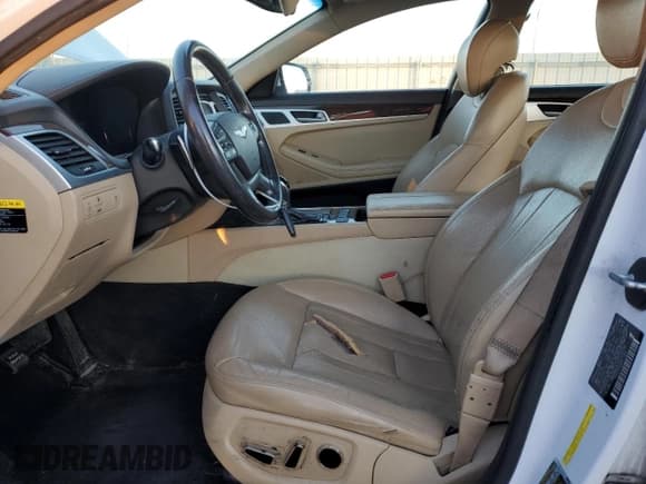 ✅ 2015 Hyundai Genesis 3.8L • VIN: KMHGN4JE3FU015798 • Lot: 88762235. Wystawiony na Copart z przebiegiem 215 811 mil. Bezpłatny archiwum sprzedaży aukcyjnych z USA i szczegółowy raport historii pojazdu na DreamBid. Zdjęcie 7.