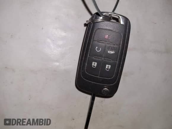 2013 Chevrolet Malibu LT z VIN 1G11C5SA9DF319522, wystawiony jako IAAI lot #43183681 z przebiegiem 104 711 mil mil oraz . Historia ofert i sprzedaży dostępna na DreamBid. Obrazek 11.