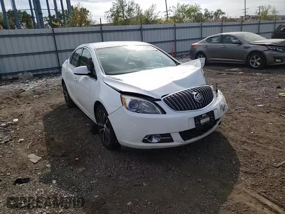 ✅ 2017 Buick Verano Sport Touring • VIN: 1G4PR5SK7H4115100 • Lot: 82006555. Wystawiony na Copart z przebiegiem 152 414 mil. Bezpłatny archiwum sprzedaży aukcyjnych z USA i szczegółowy raport historii pojazdu na DreamBid. Zdjęcie 13.