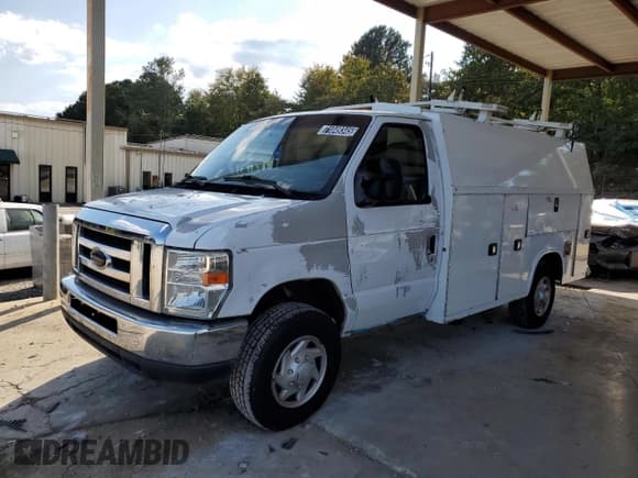 ✅ 2016 Ford Econoline Commercial • VIN: 1FDWE3FLXGDC32487 • Lot: 71049345. Wystawiony na Copart z przebiegiem 155 575 mil. Bezpłatny archiwum sprzedaży aukcyjnych z USA i szczegółowy raport historii pojazdu na DreamBid. Zdjęcie 1.