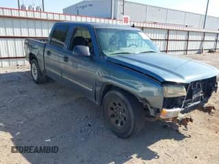 ✅ 2006 Chevrolet Silverado 1500 LT1 • VIN: 2GCEC13T261175923 • Lot: 43088575. Wystawiony na IAAI z przebiegiem 463 390 mil mil. Skorzystaj z bezpłatnego archiwum sprzedaży aukcyjnych z USA i zobacz szczegółowy raport historii pojazdu na DreamBid. Zdjęcie 1.