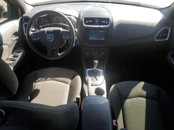 ✅ 2013 Dodge Avenger SE • VIN: 1C3CDZAB1DN687783 • Lot: 82692305. Wystawiony na Copart z przebiegiem 113 632 mil. Bezpłatny archiwum sprzedaży aukcyjnych z USA i szczegółowy raport historii pojazdu na DreamBid. Zdjęcie 8.