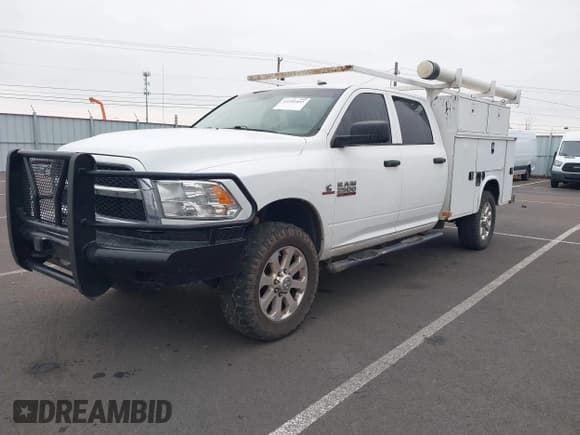 ✅ 2018 Ram 2500 Tradesman • VIN: 3C6UR5HL2JG217914 • Lot: 43591893. Wystawiony na IAAI z przebiegiem 264 100 mil. Bezpłatny archiwum sprzedaży aukcyjnych z USA i szczegółowy raport historii pojazdu na DreamBid. Zdjęcie 17.