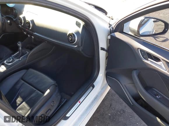 ✅ 2016 Audi A3 • VIN: WAUG7GFF8G1015815 • Lot: 41826434. Wystawiony na IAAI z przebiegiem 84 120 mil. Bezpłatny archiwum sprzedaży aukcyjnych z USA i szczegółowy raport historii pojazdu na DreamBid. Zdjęcie 5.