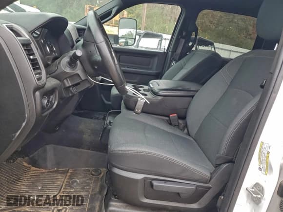 ✅ 2022 Ram 2500 Tradesman • VIN: 3C6UR4HL7NG219027 • Lot: 94081755. Wystawiony na Copart z przebiegiem 228 661 mil. Bezpłatny archiwum sprzedaży aukcyjnych z USA i szczegółowy raport historii pojazdu na DreamBid. Zdjęcie 7.