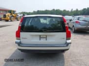 ✅ 2004 Volvo V70 • VIN: YV1SW64A242432672 • Lot: 42828507. Listed on IAAI with 165,470 mi. Free auction sales archive from the USA and detailed vehicle history report at DreamBid. Image 15.