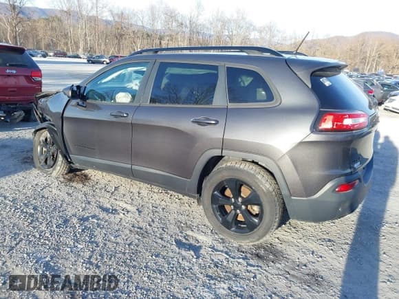 ✅ 2016 Jeep Cherokee Latitude • VIN: 1C4PJMCB4GW218577 • Lot: 37600789. Wystawiony na IAAI z przebiegiem 62 891 mil. Bezpłatny archiwum sprzedaży aukcyjnych z USA i szczegółowy raport historii pojazdu na DreamBid. Zdjęcie 3.