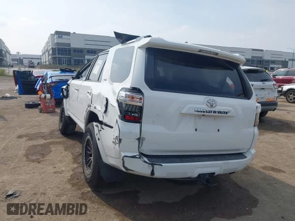 ✅ 2019 Toyota 4Runner SR5 • VIN: JTEZU5JR9K5201094 • Lot: 43519344. Listed on IAAI with 131,022 mi. Free auction sales archive from the USA and detailed vehicle history report at DreamBid. Image 3.