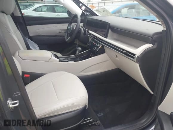 ✅ 2025 Hyundai Tucson SEL Convenience • VIN: 5NMJCCDE0SH467795 • Lot: 43147737. Wystawiony na IAAI z przebiegiem 8 917 mil. Bezpłatny archiwum sprzedaży aukcyjnych z USA i szczegółowy raport historii pojazdu na DreamBid. Zdjęcie 5.