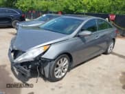 ✅ 2013 Hyundai Sonata SE • VIN: 5NPEC4AC3DH693507 • Лот: 42512421. Опубликован ранее на IAAI с пробегом 159 098 миль. Бесплатный доступ к архиву аукционных продаж из США и подробный отчёт об истории автомобиля на DreamBid. Изображение 2.