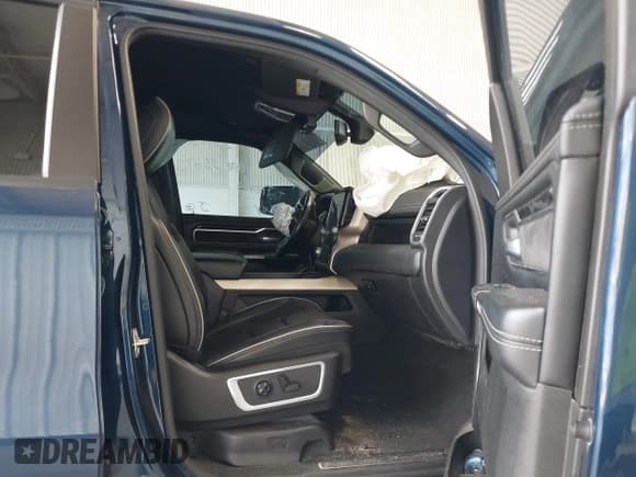 ✅ 2019 Ram 1500 Laramie • VIN: 1C6SRFDT5KN906969 • Lot: 43350806. Wystawiony na IAAI z przebiegiem 119 272 mil. Bezpłatny archiwum sprzedaży aukcyjnych z USA i szczegółowy raport historii pojazdu na DreamBid. Zdjęcie 5.