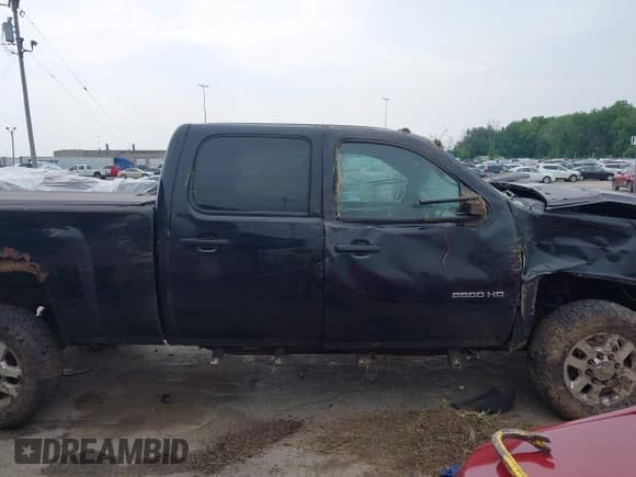 ✅ 2011 Chevrolet Silverado 2500HD LTZ • VIN: 1GC1KYC87BF131585 • Lot: 42502778. Listed on IAAI with 234,150 mi. Free auction sales archive from the USA and detailed vehicle history report at DreamBid. Image 13.