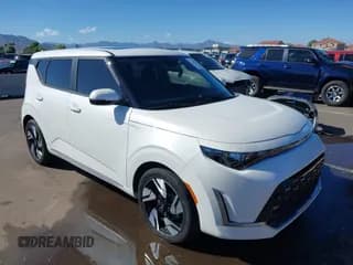 ✅ 2025 Kia Soul GT-Line • VIN: KNDJ53AU0S7947123 • Lot: 43430143. Wystawiony na IAAI z przebiegiem 2 836 mil. Bezpłatny archiwum sprzedaży aukcyjnych z USA i szczegółowy raport historii pojazdu na DreamBid. Zdjęcie 1.