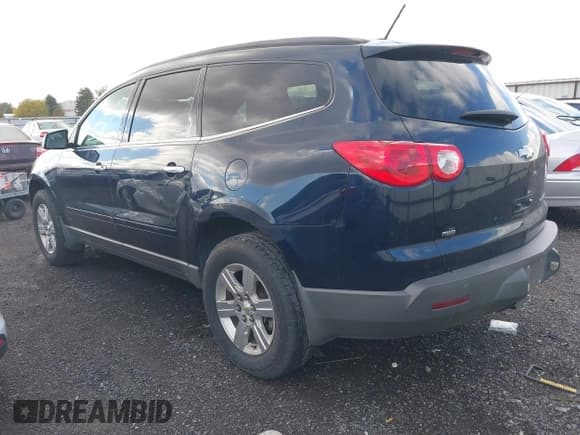 ✅ 2012 Chevrolet Traverse 2LT • VIN: 1GNKVJED2CJ285320 • Lot: 43563492. Wystawiony na IAAI z przebiegiem 177 560 mil. Bezpłatny archiwum sprzedaży aukcyjnych z USA i szczegółowy raport historii pojazdu na DreamBid. Zdjęcie 3.