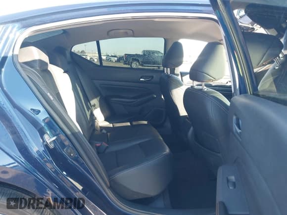 ✅ 2022 Nissan Altima SR • VIN: 1N4BL4CW7NN319211 • Lot: 43460747. Wystawiony na IAAI z przebiegiem 114 708 mil. Bezpłatny archiwum sprzedaży aukcyjnych z USA i szczegółowy raport historii pojazdu na DreamBid. Zdjęcie 8.