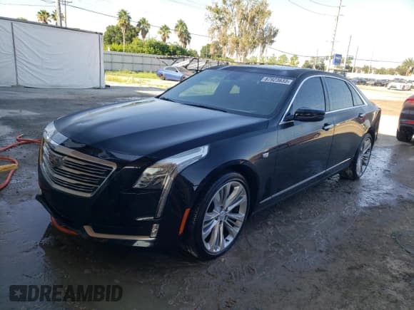 ✅ 2017 Cadillac CT6 Platinum AWD • VIN: 1G6KN5R60HU197824 • Lot: 67923633. Wystawiony na Copart z przebiegiem Nie podano. Bezpłatny archiwum sprzedaży aukcyjnych z USA i szczegółowy raport historii pojazdu na DreamBid. Zdjęcie 1.