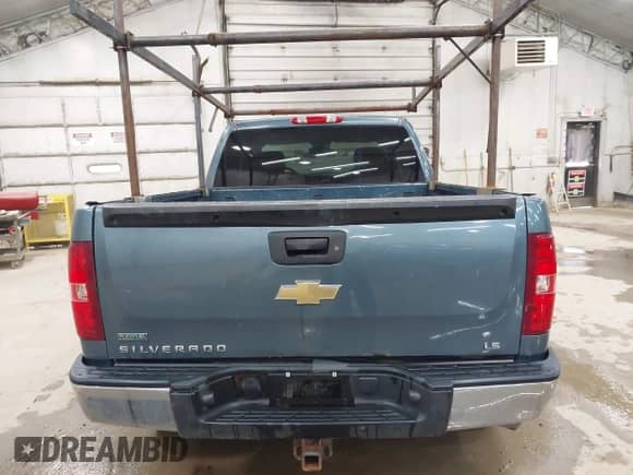 ✅ 2011 Chevrolet Silverado 1500 LS • VIN: 1GCRKREA8BZ268901 • Lot: 42717299. Wystawiony na IAAI z przebiegiem 117 725 mil mil. Skorzystaj z bezpłatnego archiwum sprzedaży aukcyjnych z USA i zobacz szczegółowy raport historii pojazdu na DreamBid. Zdjęcie 16.