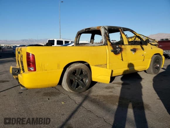 ✅ 2005 Dodge Ram • VIN: 3D7HA18H95G740414 • Lot: 90921675. Wystawiony na Copart z przebiegiem Nie podano. Bezpłatny archiwum sprzedaży aukcyjnych z USA i szczegółowy raport historii pojazdu na DreamBid. Zdjęcie 3.