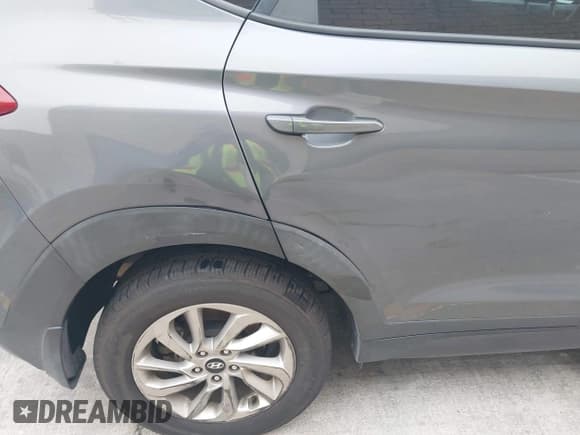 ✅ 2016 Hyundai Tucson SE • VIN: KM8J33A41GU107605 • Лот: 43465294. Опубликован ранее на IAAI с пробегом 108 511 миль. Бесплатный доступ к архиву аукционных продаж из США и подробный отчёт об истории автомобиля на DreamBid. Изображение 18.