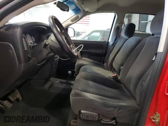 2002 Dodge 1500 z VIN 3D7HU18N42G211770, wystawiony jako Copart lot #82081375 z przebiegiem 181 420 mil mil oraz Czysty tytuł • Clean title. Historia ofert i sprzedaży dostępna na DreamBid. Obrazek 7.