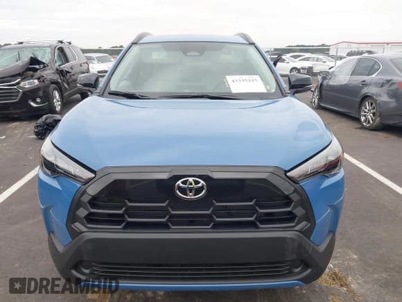 ✅ 2026 Toyota Corolla Cross LE • VIN: 7MUCAAAG0TV151987 • Lot: 43335215. Listed on IAAI with 274 mi. Free auction sales archive from the USA and detailed vehicle history report at DreamBid. Image 12.