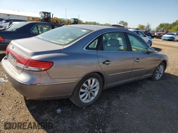 ✅ 2006 Hyundai Azera SE • VIN: KMHFC46F26A090836 • Lot: 85947205. Listed on Copart with 152,762 mi. Free auction sales archive from the USA and detailed vehicle history report at DreamBid. Image 3.