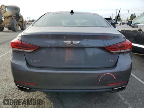 ✅ 2015 Hyundai Genesis 3.8L • VIN: KMHGN4JE8FU091050 • Lot: 42196705. Wystawiony na Copart z przebiegiem 121 073 mil. Bezpłatny archiwum sprzedaży aukcyjnych z USA i szczegółowy raport historii pojazdu na DreamBid. Zdjęcie 6.