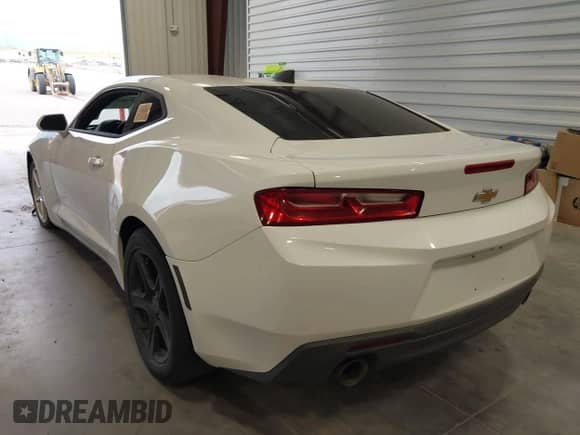 2016 Chevrolet Camaro 1LT z VIN 1G1FA1RX4G0172015, wystawiony jako IAAI lot #43063287 z przebiegiem 100 160 mil mil oraz . Historia ofert i sprzedaży dostępna na DreamBid. Obrazek 3.