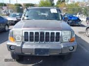 ✅ 2007 Jeep Commander Limited • VIN: 1J8HG58277C657056 • Lot: 43490802. Wystawiony na IAAI z przebiegiem 119 538 mil. Bezpłatny archiwum sprzedaży aukcyjnych z USA i szczegółowy raport historii pojazdu na DreamBid. Zdjęcie 6.