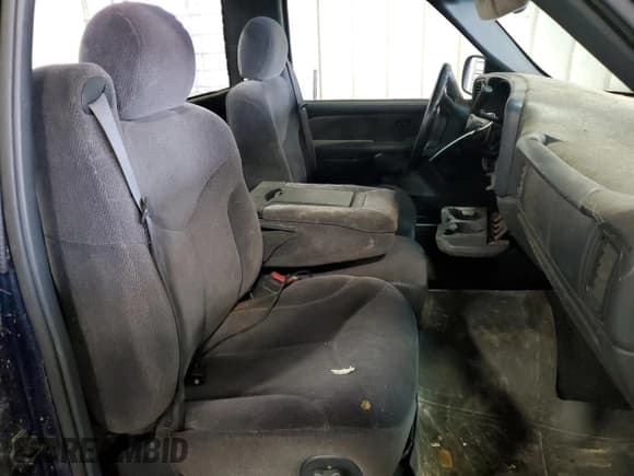 ✅ 2000 GMC Sierra 1500 SLE • VIN: 1GTEK14T4YZ130591 • Лот: 71564235. Опубликован ранее на Copart с пробегом 214 388 миль. Бесплатный доступ к архиву аукционных продаж из США и подробный отчёт об истории автомобиля на DreamBid. Изображение 10.