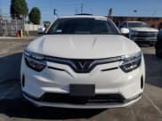 ✅ 2024 VinFast VF 8 Plus • VIN: RLLV1AFA5RH004896 • Lot: 71186455. Wystawiony na Copart z przebiegiem 8 471 mil. Bezpłatny archiwum sprzedaży aukcyjnych z USA i szczegółowy raport historii pojazdu na DreamBid. Zdjęcie 5.