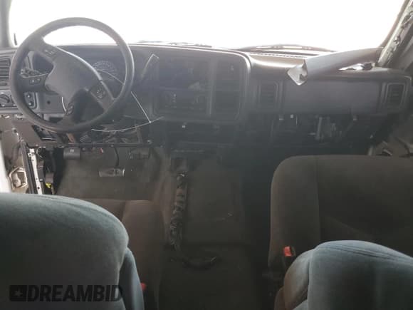 ✅ 2006 Chevrolet Silverado 2500HD LT2 • VIN: 1GCHK23U06F156181 • Lot: 61015095. Wystawiony na Copart z przebiegiem Nie podano. Bezpłatny archiwum sprzedaży aukcyjnych z USA i szczegółowy raport historii pojazdu na DreamBid. Zdjęcie 8.