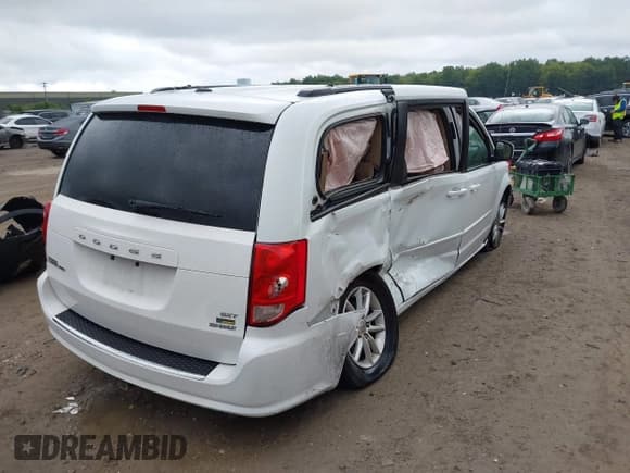 ✅ 2016 Dodge Grand Caravan SXT • VIN: 2C4RDGCG9GR370554 • Lot: 43150061. Listed on IAAI with 109,304 mi. Free auction sales archive from the USA and detailed vehicle history report at DreamBid. Image 4.