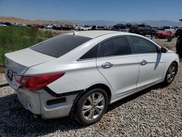 ✅ 2013 Hyundai Sonata Limited • VIN: 5NPEC4AC9DH691468 • Lot: 59310645. Listed on Copart with 160,254 mi. Free auction sales archive from the USA and detailed vehicle history report at DreamBid. Image 3.