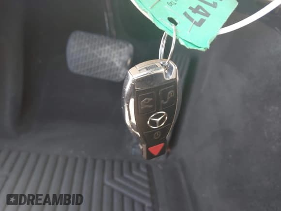 ✅ 2014 Mercedes-Benz GLK 350 • VIN: WDCGG5HB5EG285333 • Lot: 43130476. Listed on IAAI with 95,332 mi. Free auction sales archive from the USA and detailed vehicle history report at DreamBid. Image 11.