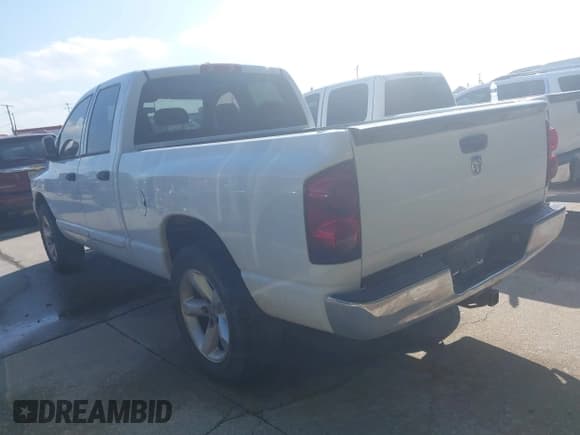 ✅ 2007 Dodge 1500 ST • VIN: 1D7HA18P57S152061 • Lot: 43552018. Wystawiony na IAAI z przebiegiem 367 024 mil. Bezpłatny archiwum sprzedaży aukcyjnych z USA i szczegółowy raport historii pojazdu na DreamBid. Zdjęcie 3.
