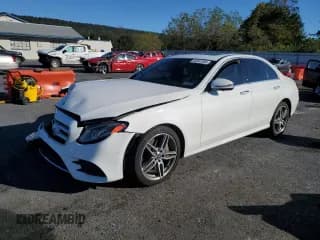 ✅ 2019 Mercedes-Benz E 300 • VIN: WDDZF4JB2KA518756 • Lot: 82341005. Wystawiony na Copart z przebiegiem 87 279 mil. Bezpłatny archiwum sprzedaży aukcyjnych z USA i szczegółowy raport historii pojazdu na DreamBid. Zdjęcie 1.