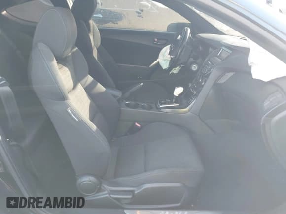 ✅ 2013 Hyundai Genesis Coupe R-Spec • VIN: KMHHT6KDXDU095528 • Lot: 41409123. Wystawiony na IAAI z przebiegiem Nie podano. Bezpłatny archiwum sprzedaży aukcyjnych z USA i szczegółowy raport historii pojazdu na DreamBid. Zdjęcie 5.