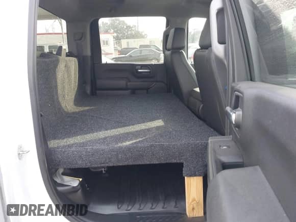 2020 Chevrolet Silverado 2500HD Work Truck z VIN 1GC1YLEY3LF274761, wystawiony jako IAAI lot #40893959 z przebiegiem 191 742 mil mil oraz . Historia ofert i sprzedaży dostępna na DreamBid. Obrazek 8.