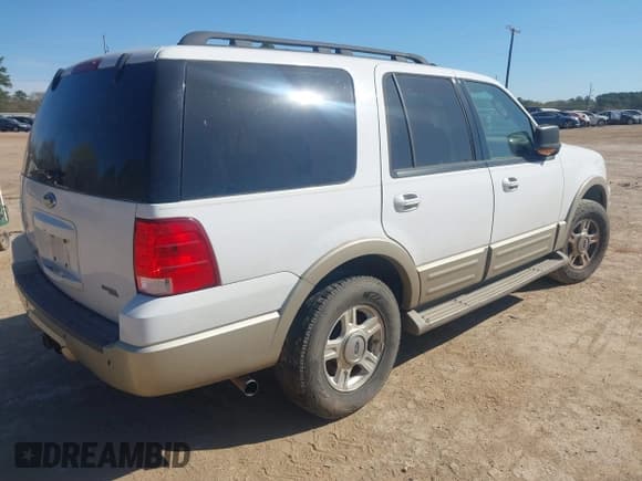 ✅ 2005 Ford Expedition Eddie Bauer • VIN: 1FMFU18575LB13711 • Lot: 41848095. Listed on IAAI with 220,189 mi. Free auction sales archive from the USA and detailed vehicle history report at DreamBid. Image 4.