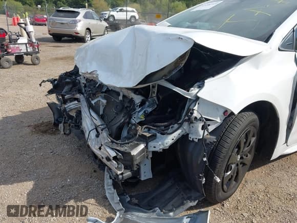 ✅ 2024 Toyota Corolla LE • VIN: JTDB4MEE8R3019397 • Lot: 43206910. Wystawiony na IAAI z przebiegiem 67 117 mil. Bezpłatny archiwum sprzedaży aukcyjnych z USA i szczegółowy raport historii pojazdu na DreamBid. Zdjęcie 6.