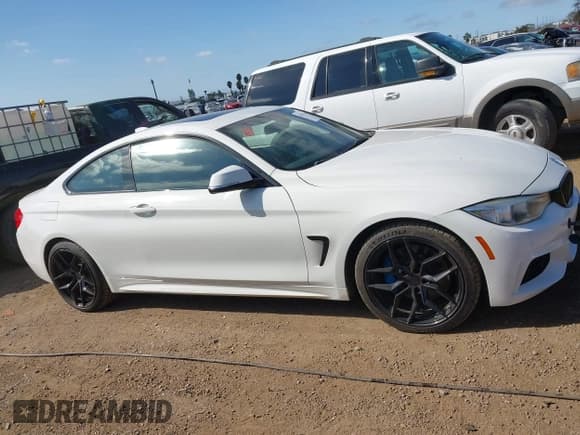 ✅ 2014 BMW 4 Series 435i xDrive • VIN: WBA3R5C57EK188516 • Lot: 43534414. Wystawiony na IAAI z przebiegiem 114 786 mil. Bezpłatny archiwum sprzedaży aukcyjnych z USA i szczegółowy raport historii pojazdu na DreamBid. Zdjęcie 13.