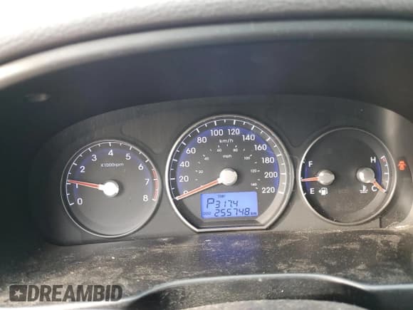 ✅ 2011 Hyundai Santa Fe GLS • VIN: 5XYZG3AB8BG082867 • Lot: 75419734. Listed on Copart with 255,748 mi. Free auction sales archive from the USA and detailed vehicle history report at DreamBid. Image 9.