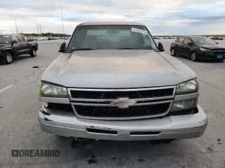 ✅ 2006 Chevrolet Silverado 1500 LT1 • VIN: 2GCEC13T661192952 • Lot: 87262175. Wystawiony na Copart z przebiegiem 142 692 mil. Bezpłatny archiwum sprzedaży aukcyjnych z USA i szczegółowy raport historii pojazdu na DreamBid. Zdjęcie 5.
