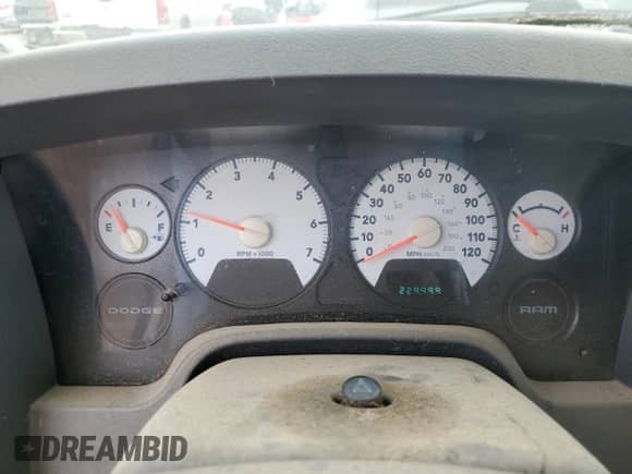 2008 Dodge 1500 ST z VIN 1D7HA16K78J196609, wystawiony jako Copart lot #73120924 z przebiegiem 229 999 mil mil oraz Czysty tytuł • Clean title. Historia ofert i sprzedaży dostępna na DreamBid. Obrazek 9.